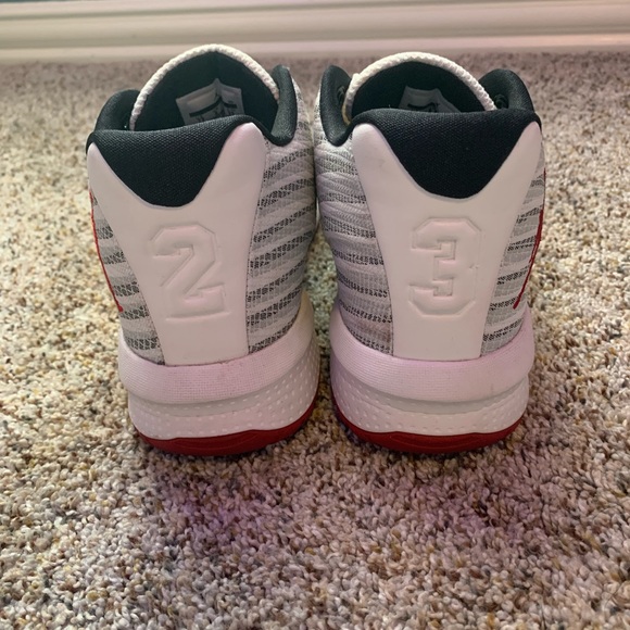 Jordan’s - Picture 2 of 5